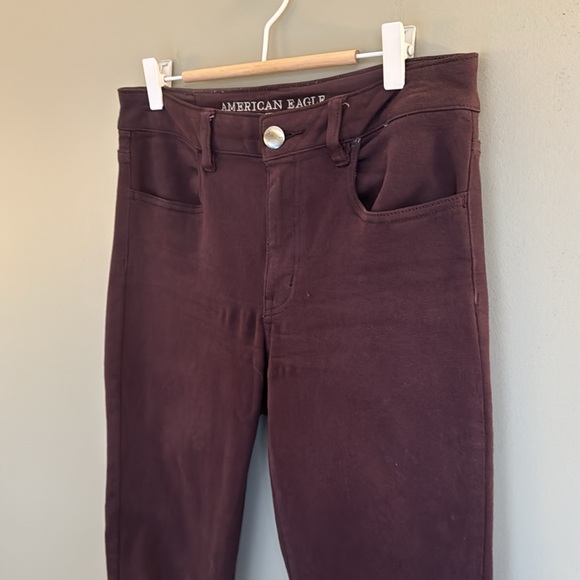 American Eagle Plum Colored Cropped Jean (skinny fit) - Picture 4 of 11